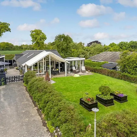 3 Bedroom Cozy In Holiday home *
